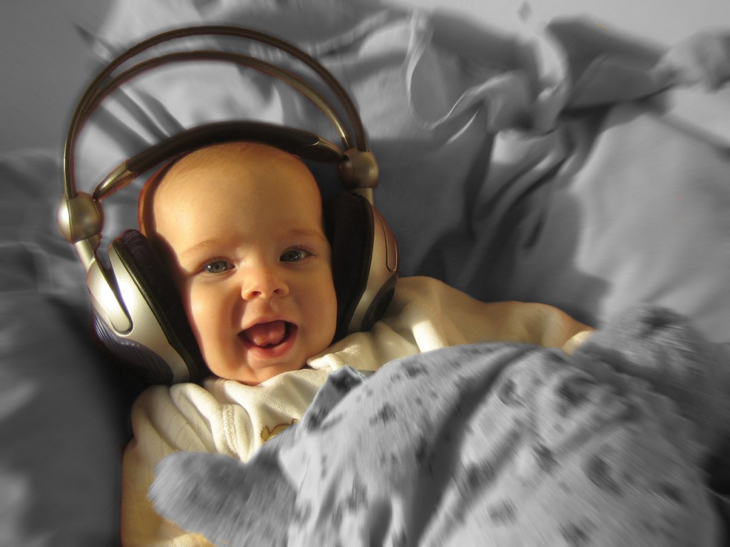 Малыш и музыка