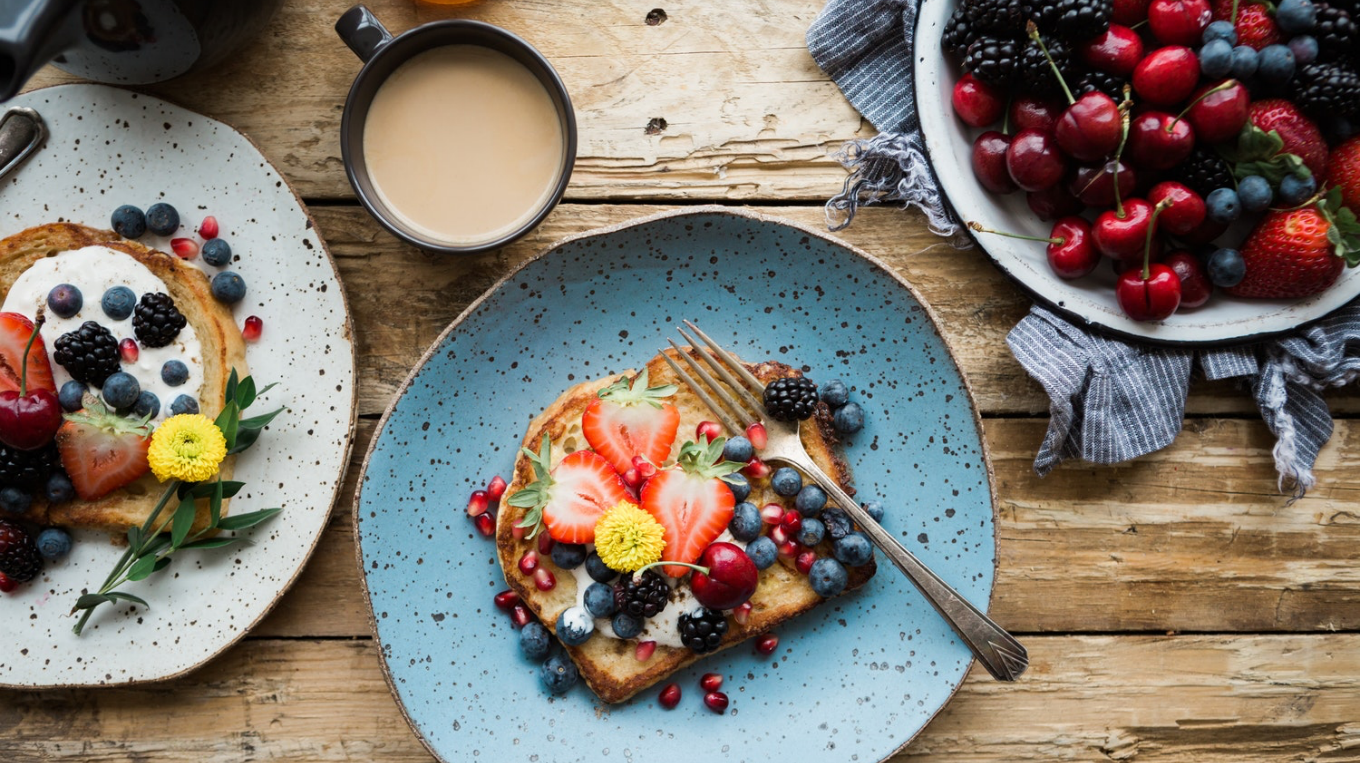 17 рецептов здорового завтрака, который можно приготовить вечером - Лайфхакер