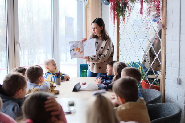 Дарья Гордеева на встрече книжного клуба