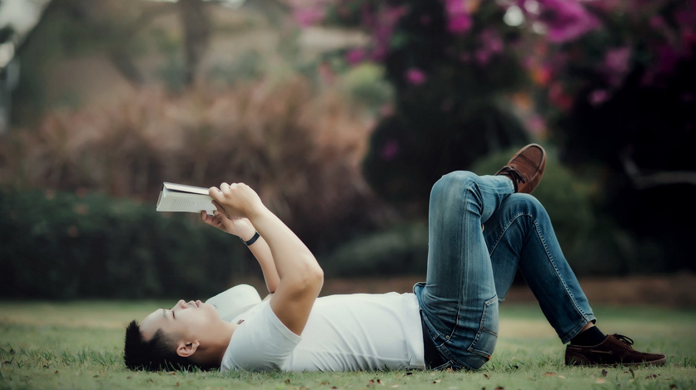 От психологии до прозы: 10 книг на майские праздники